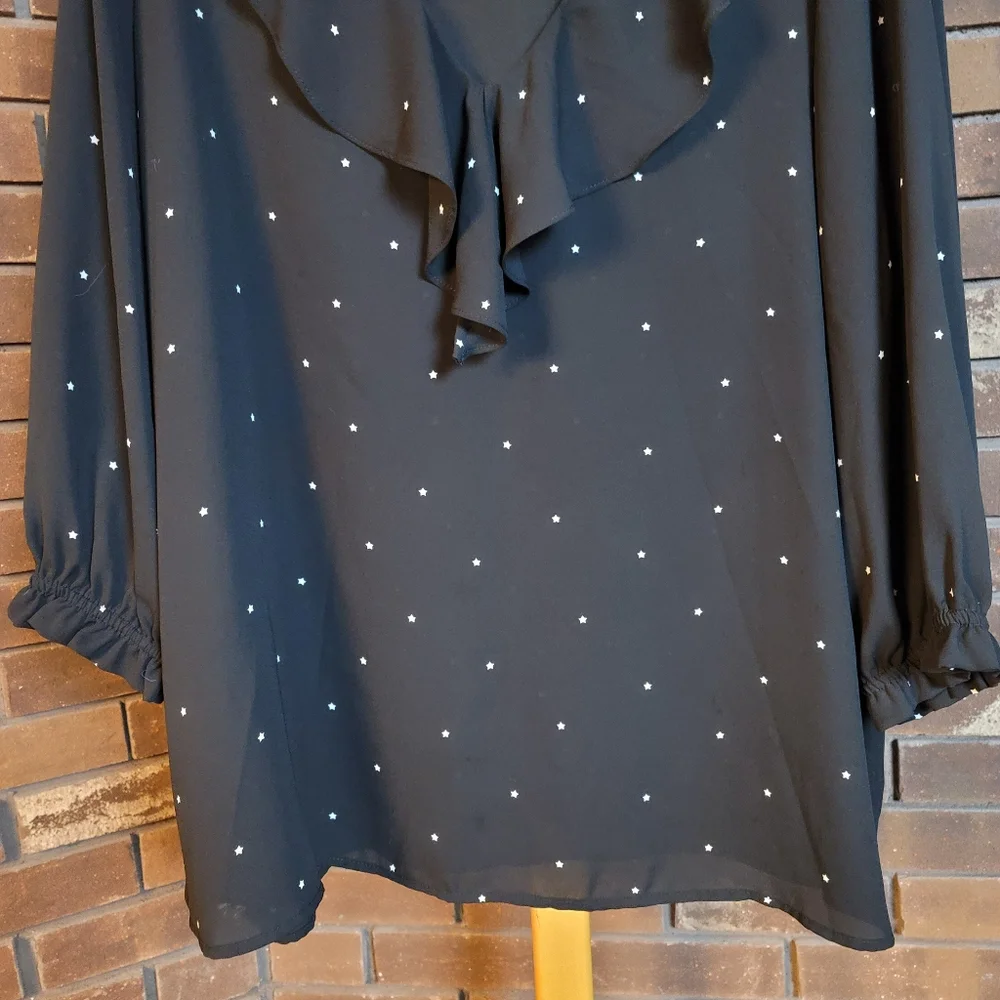 19 Cooper black and white polka dot v neck ruffle collar 3/4 sleeve blouse